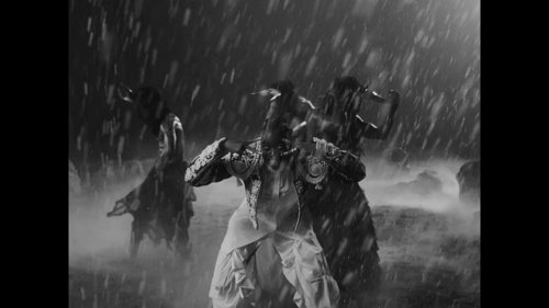 little_simz_-_flood_(official_music_video)_frame_128.0.jpg