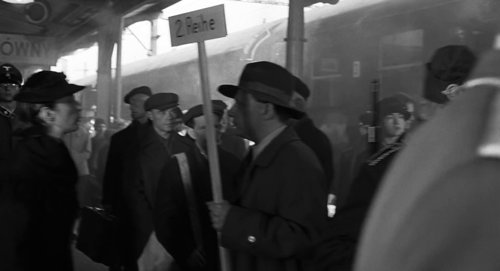 schindler's_list_frame_1738853254.032187.jpg