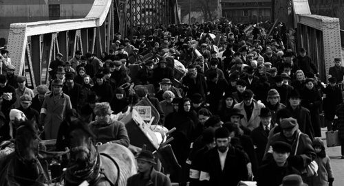 schindler's_list_frame_1738853258.6585076.jpg