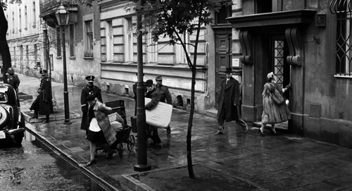 schindler's_list_frame_1738853259.2006338.jpg