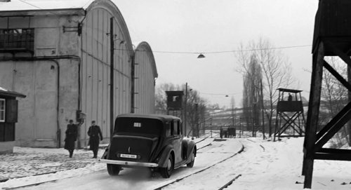 schindler's_list_frame_1738853301.1659453.jpg