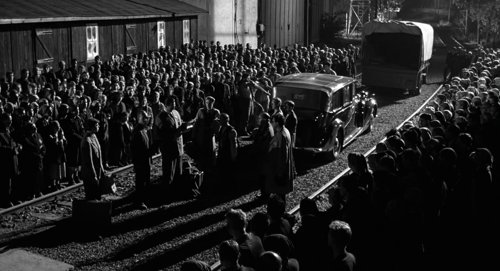 schindler's_list_frame_1738853307.9397552.jpg